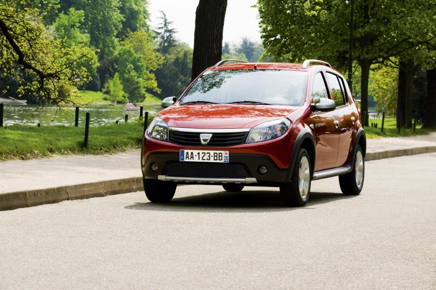  Dacia Sandero Stepway 2009 года  (фото 32 из 45)